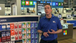 Best Buy store manager Kevin Fry explains red flags that his employees use to spot potential victims.