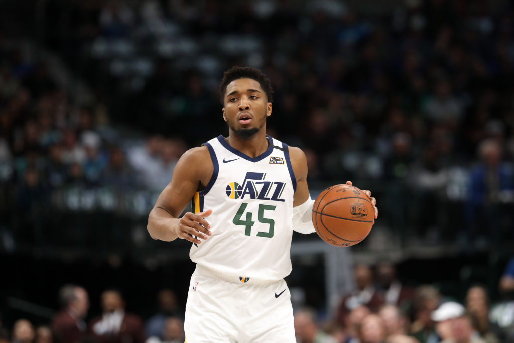 Donovan Mitchell surprises students at Kearns High School