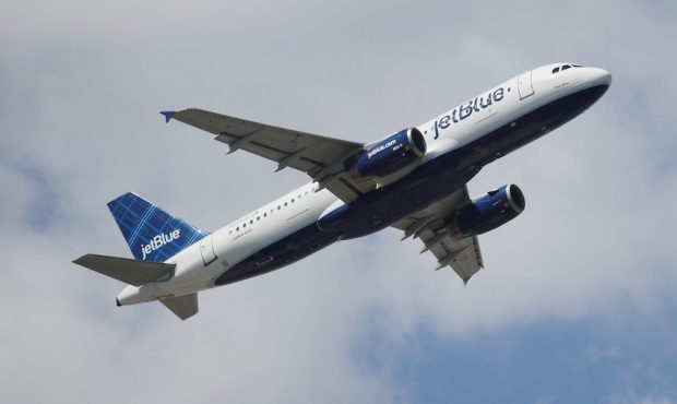 NEW YORK - AUGUST 24 : An Airbus A320-232 operated by JetBlue takes off from JFK Airport on August ...