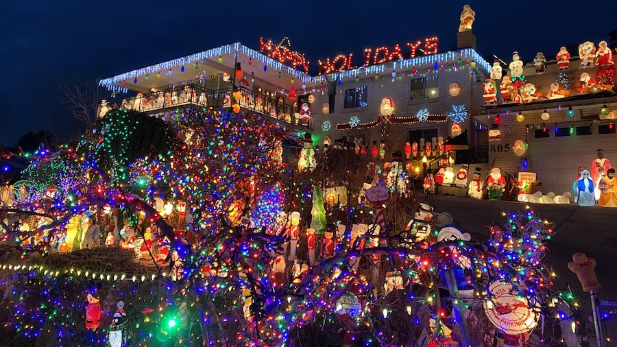 Optimistisk flise mode Massive Holiday Display Shines Brightly Above Salt Lake City