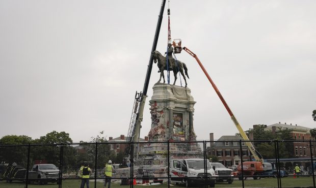 Crews are set to remove one of the country’s largest remaining monuments to the Confederacy, a to...