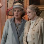 Penelope Wilton stars as Isobel Merton and Maggie Smith as Violet Grantham in DOWNTON ABBEY: A New Era, a Focus Features release.  
Credit: Ben Blackall / ©2022 Focus Features LLC