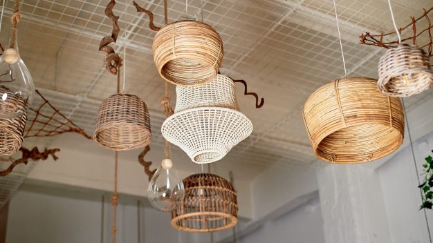 Tap killing Ved en fejltagelse The Best Ways to Style Rattan Pendant Lighting in Your Home