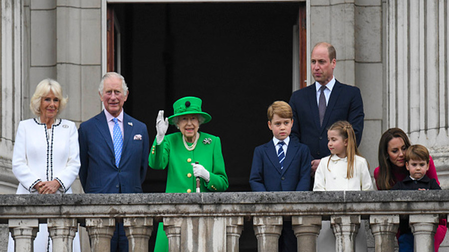 LONDON, ENGLAND - JUNE 05: (L-R) Camilla, Duchess of Cambridge, Prince Charles, Prince of Wales, Qu...