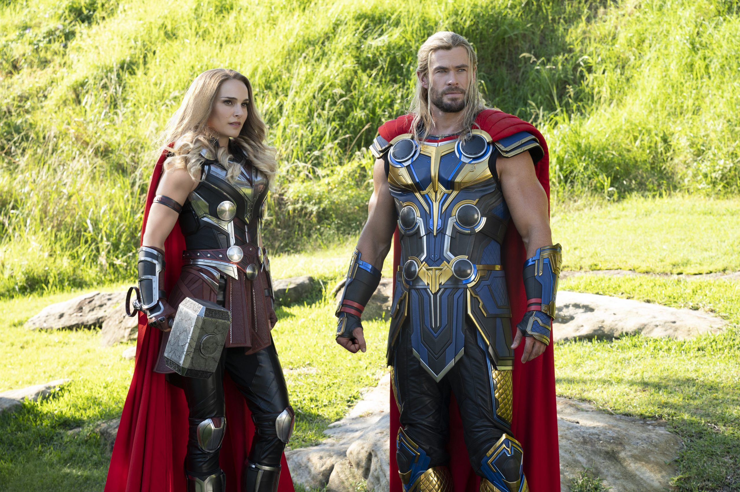 (L-R): Natalie Portman as Mighty Thor and Chris Hemsworth as Thor in Marvel Studios' THOR: LOVE AND...