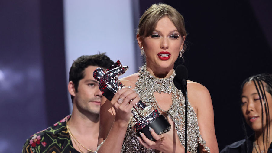 Taylor Swift accepts the Video of the Year award for “All Too Well” (10-minute Taylor’s Versi...