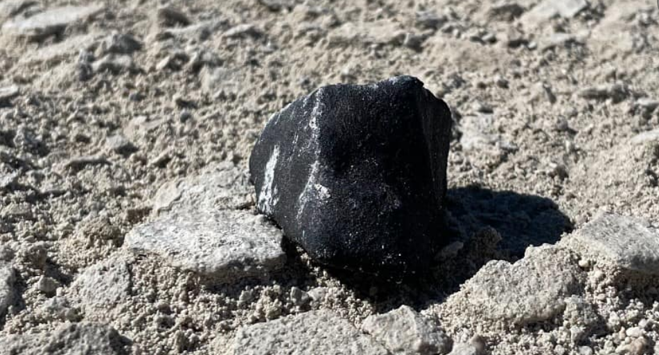 Meteorite hunters find what is believed to be pieces of meteorite boom