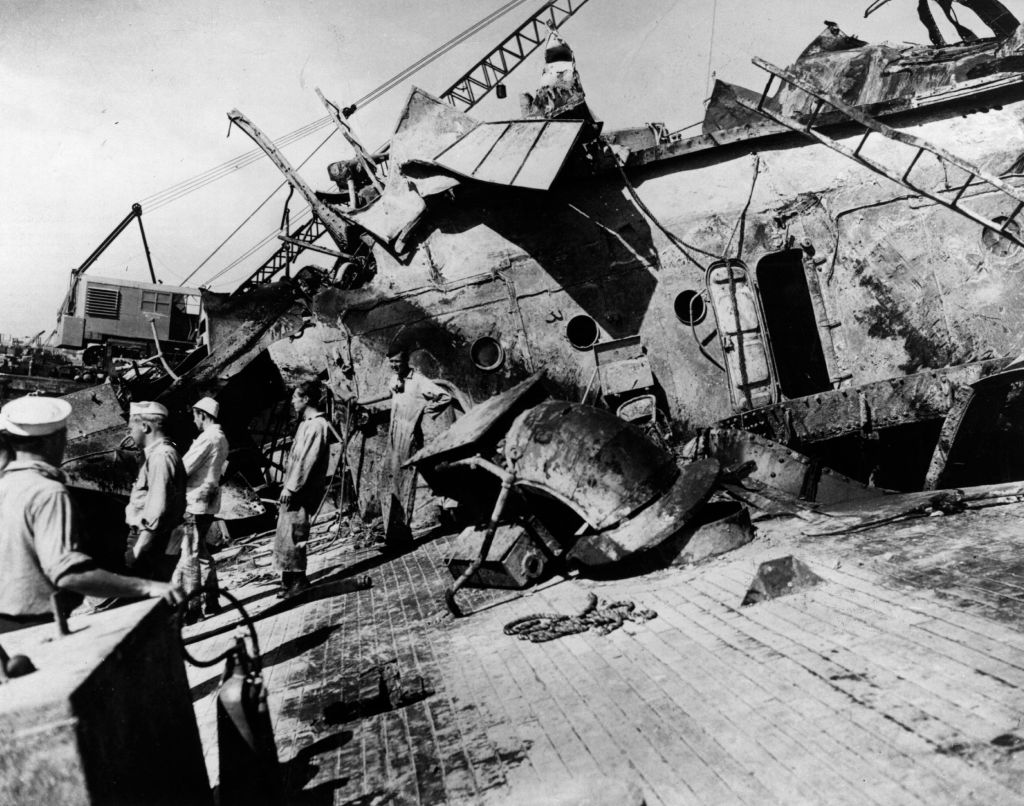 The horror of destruction at the US Naval Base of Pearl Harbour (Pearl Harbor) which was attacked  ...