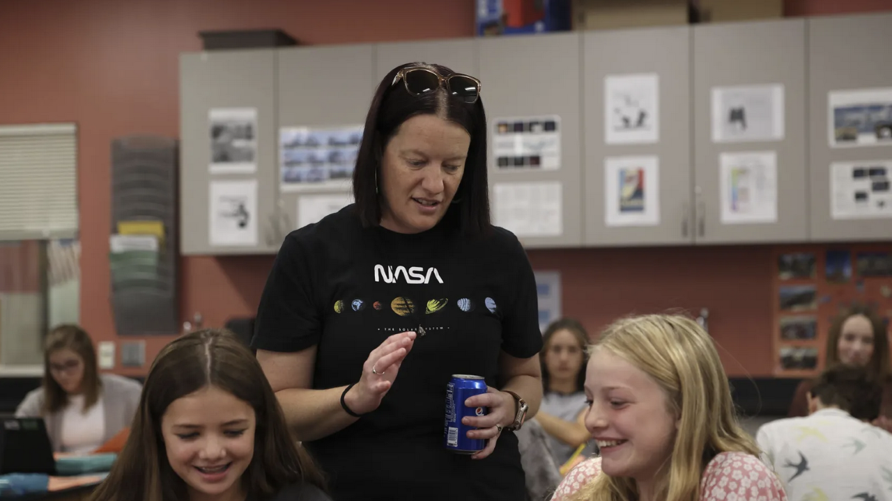 Utah Teacher Porn - Utah teacher chosen by NASA set to fly to edge of space