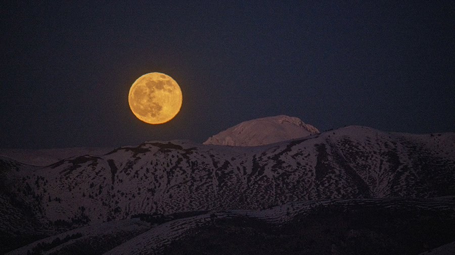 Cold Moon Rises In Italy, L'aquila - 19 Dec 2021....