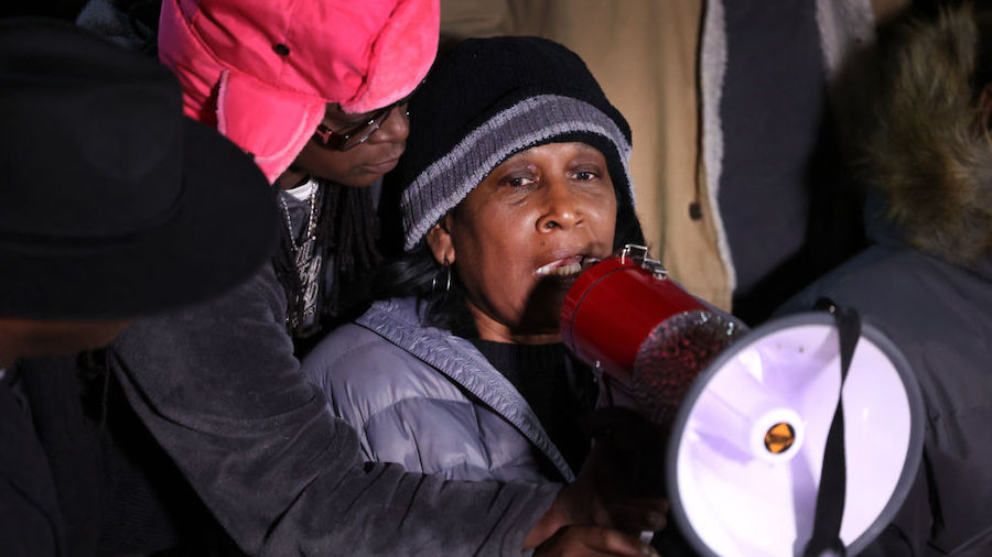 RowVaughn Wells speaks to attendees during a candlelight vigil for her son Tyre Nichols at the Tobe...
