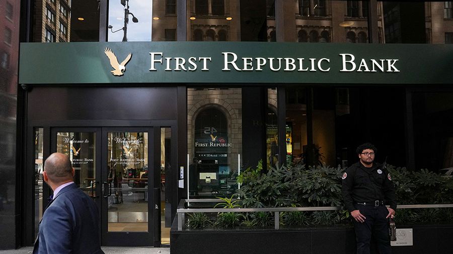 Big banks are bidding for troubled First Republic as FDIC deadline nears