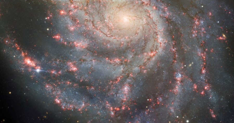 The Gemini North telescope captured an image of a bright new supernova in the Pinwheel Galaxy.
Mand...