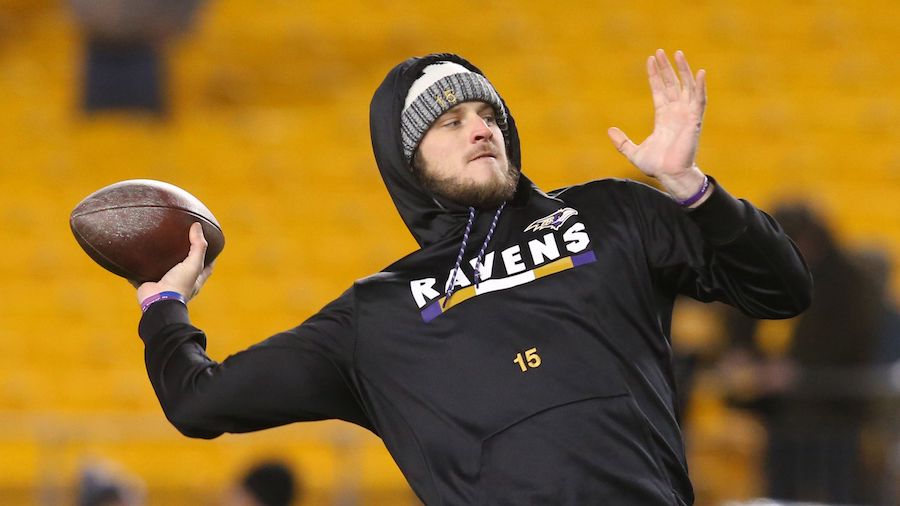 Ryan Mallett warms up for the Baltimore Ravens in December 2017. (Charles LeClaire/USA Today Networ...