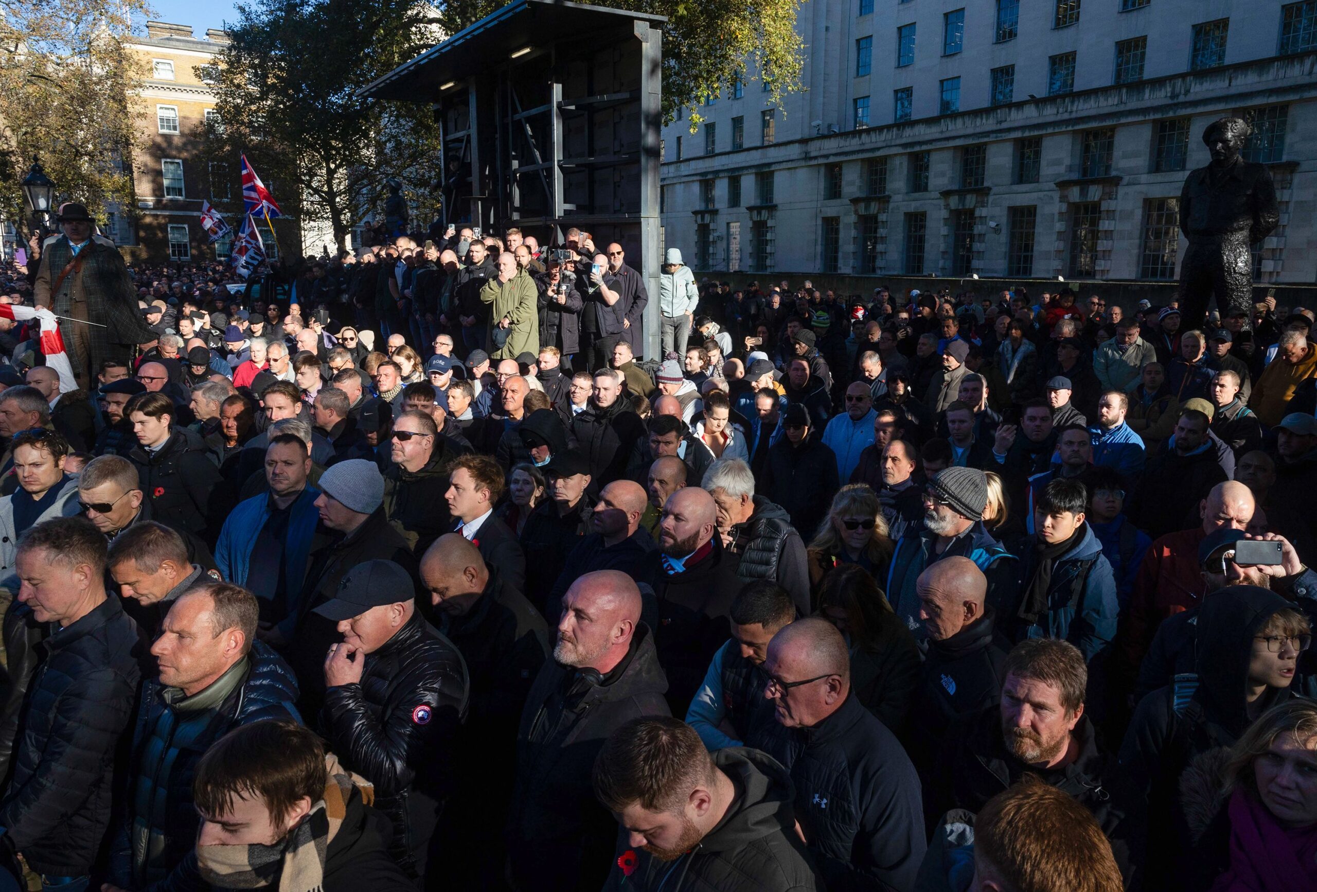 Attendees pay their respects at the Cenotaph ahead of a pro-Palestinian rally. (Carlos Jasso/Bloomb...