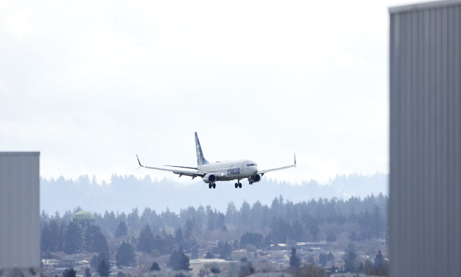 An Alaska Airlines Boeing 737-990ER flight 337 from Fort Lauderdale, Fla., lands at Portland Intern...