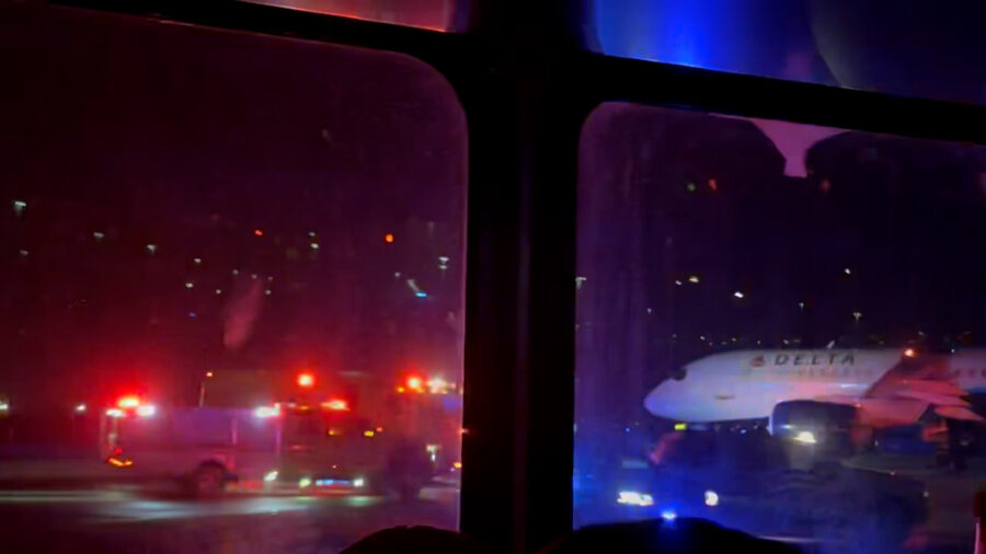 Nach einer Sicherheitsverletzung am Flughafen Salt Lake City wurde ein Mann tot im Triebwerk des Flugzeugs aufgefunden