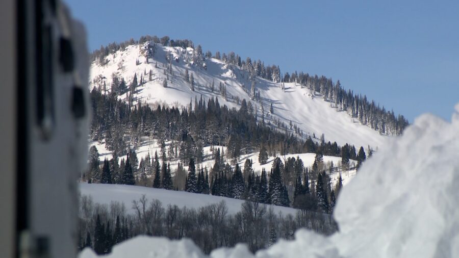With clear skies, avalanche experts are concerned that outdoor enthusiasts could be drawn to danger...
