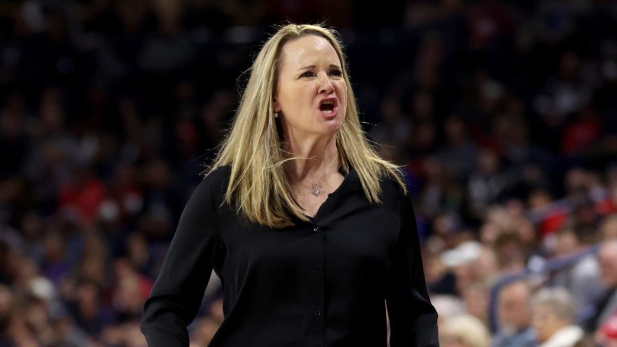 Head coach Lynne Roberts of the Utah Utes reacts against the Gonzaga Bulldogs in the second round o...