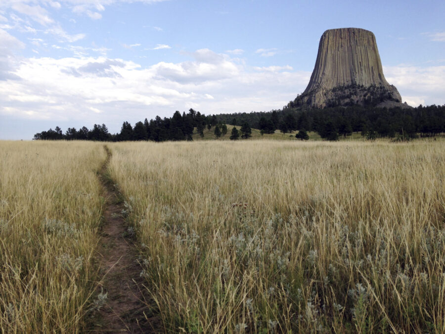 Fall kills climber and strands partner on Wyoming's Devils Tower